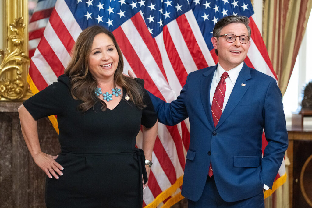 경주에서: 정기적으로 예정된 프로그램으로 돌아가기