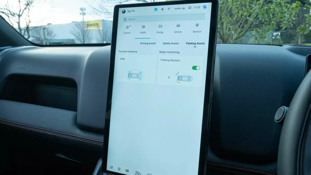 BYD가 회전형 스크린을 죽이는 진짜 이유