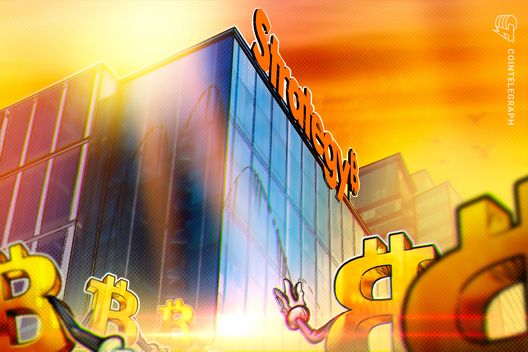 전략은 지수 진입 이후 첫 번째 Nasdaq 100 개편에서 살아남았습니다