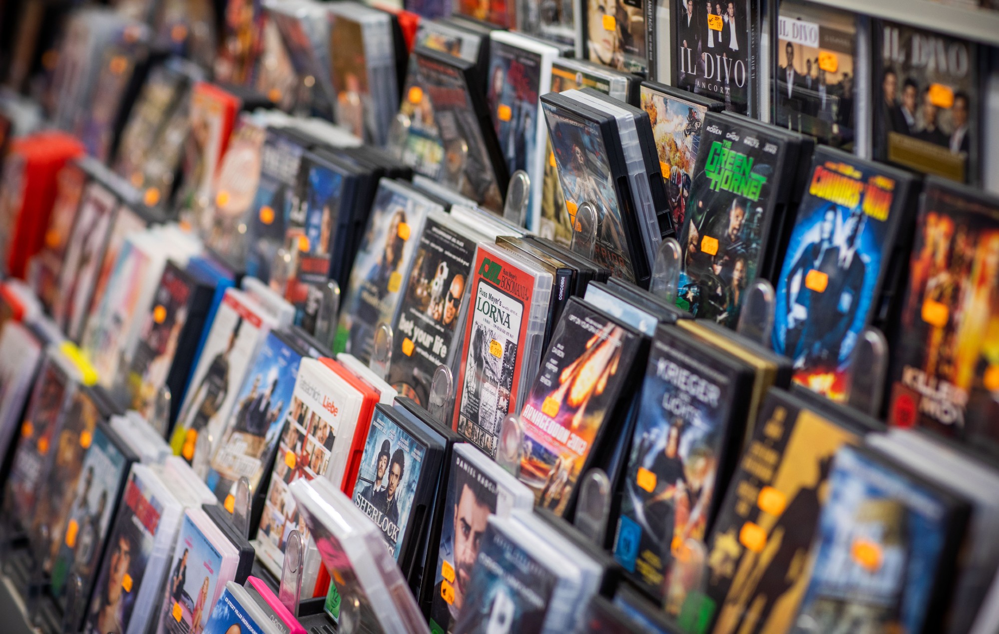 곧 Letterboxd에서 영화를 대여할 수 있게 됩니다