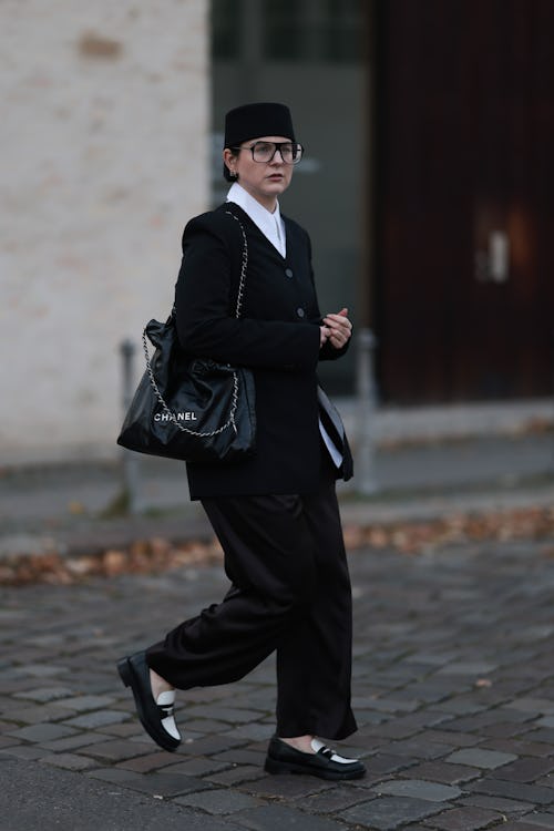 클래식 페니 로퍼는 언제나 가을 필수 아이템이 될 것입니다