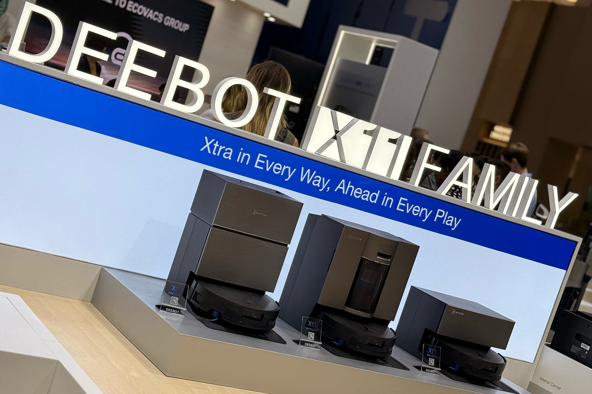 이 ECOVACS robovac은 제가 블랙 프라이데이 상품을 작성하느라 너무 바빠서 청소하는 데 도움이 되며 $500 할인됩니다