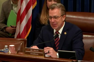 중요한 해저 케이블은 증가하는 방해 행위 위험에 직면해 있다고 관계자는 말합니다