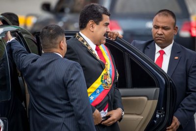 트럼프 행정부는 베네수엘라에 마두로 반대 전단지를 떨어뜨릴 수도 있다