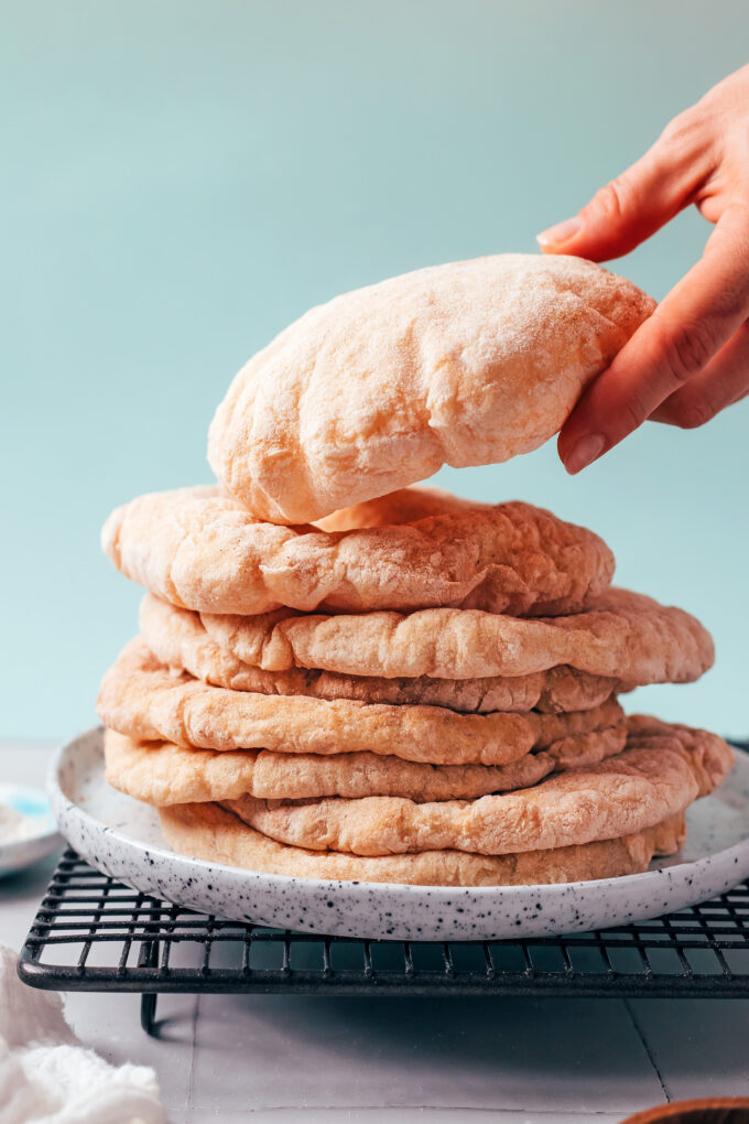 폭신한 글루텐 프리 피타(Aran Goyoaga의 요리책에서 발췌)