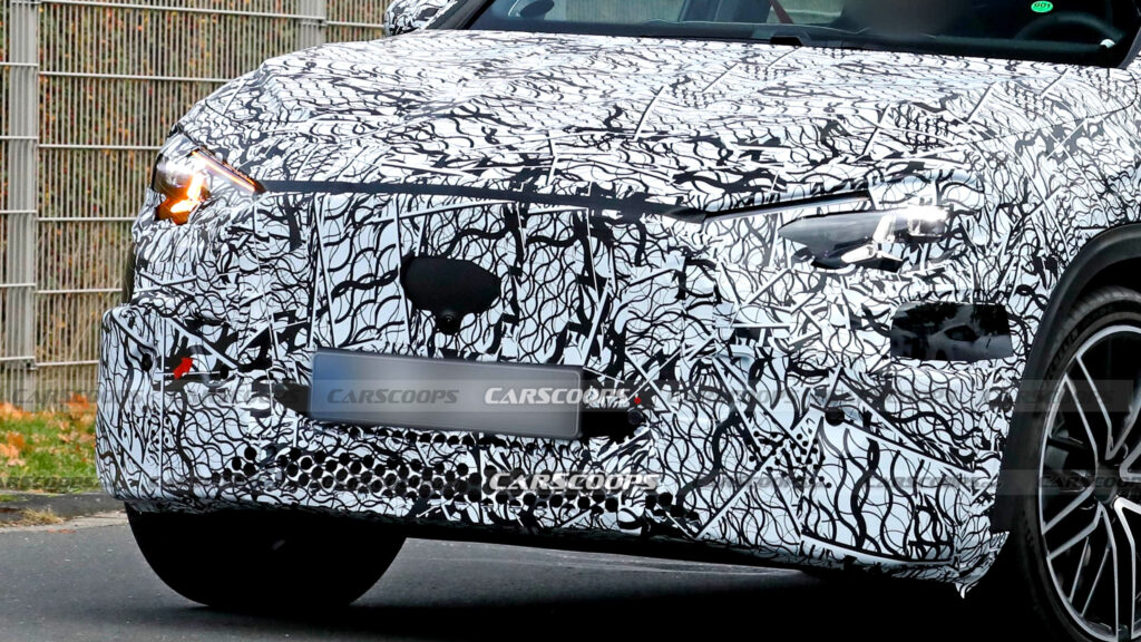 AMG의 베이비 메르세데스 SUV는 500마력과 드리프트 모드를 탑재할 수 있습니다