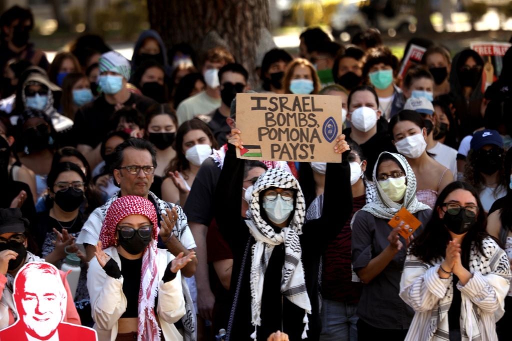 UC 포모나 칼리지, 반유대주의 혐의 해결