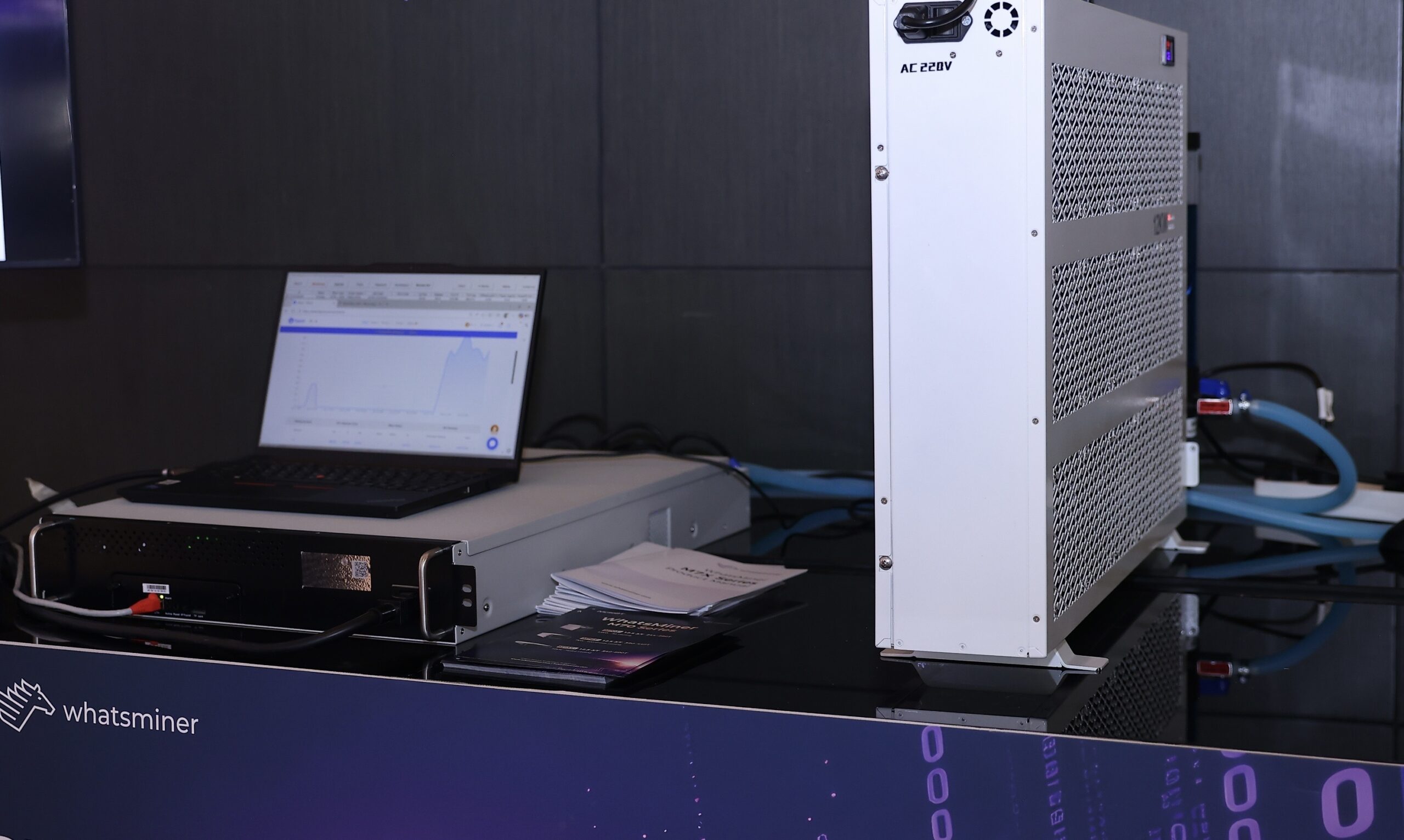 MicroBT, 아부다비에서 WhatsMiner M70 출시, 지속 가능한 비트코인 ​​채굴 추진 