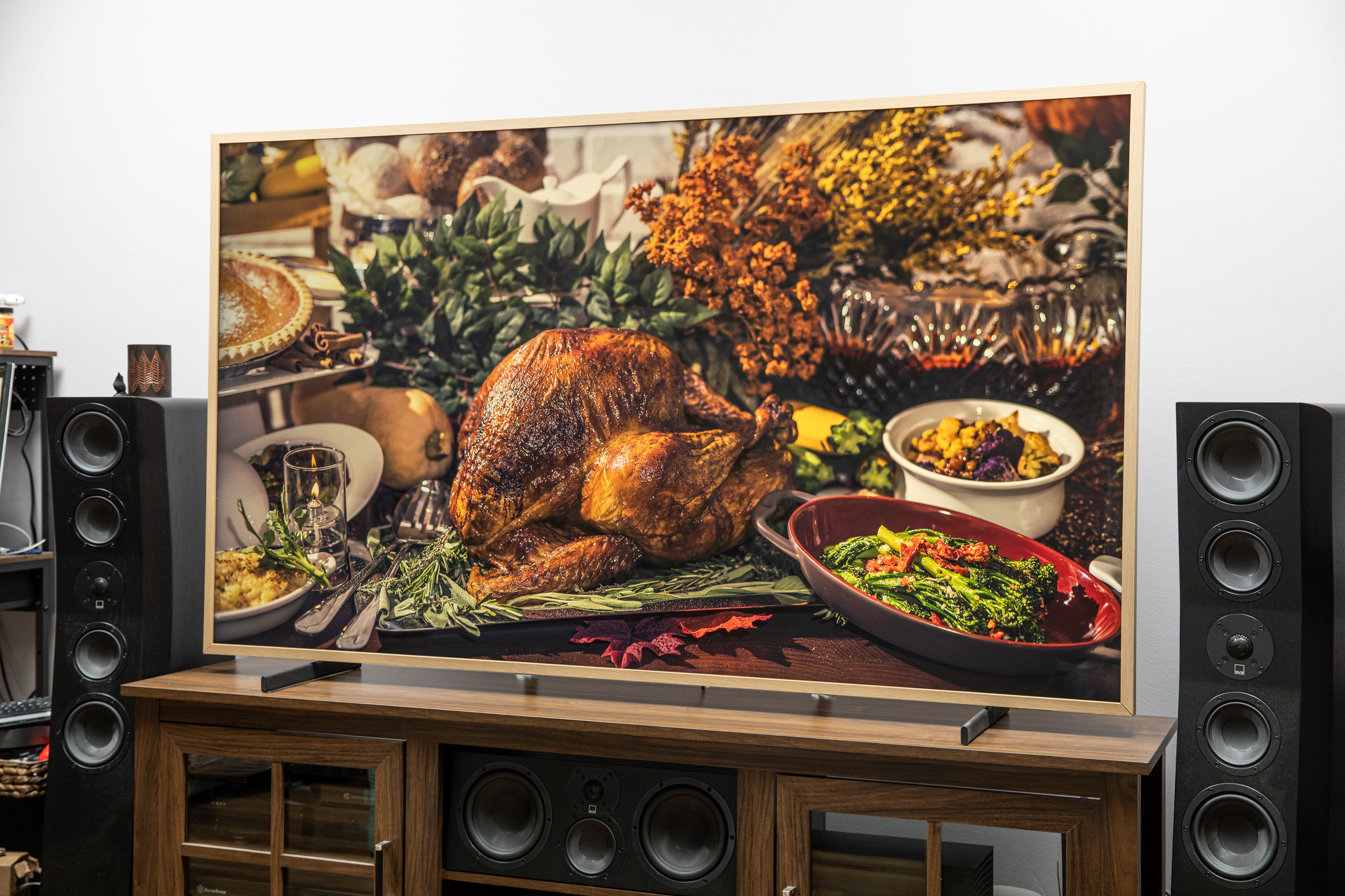 프레임 TV를 구매하시나요? 조금 싸게 써도 괜찮아