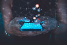 크리에이터 중심의 파트너십을 위해 TikTok과 iHeartMedia가 함께 뭉쳤습니다