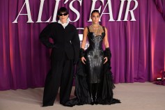 추수감사절 생방송 중 Ray J가 Princess Love에게 총을 겨누고 체포