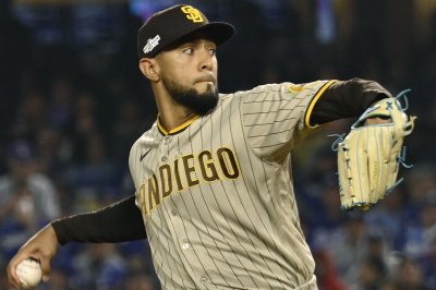 올스타 마무리 로버트 수아레즈, 파드레스 계약 탈퇴