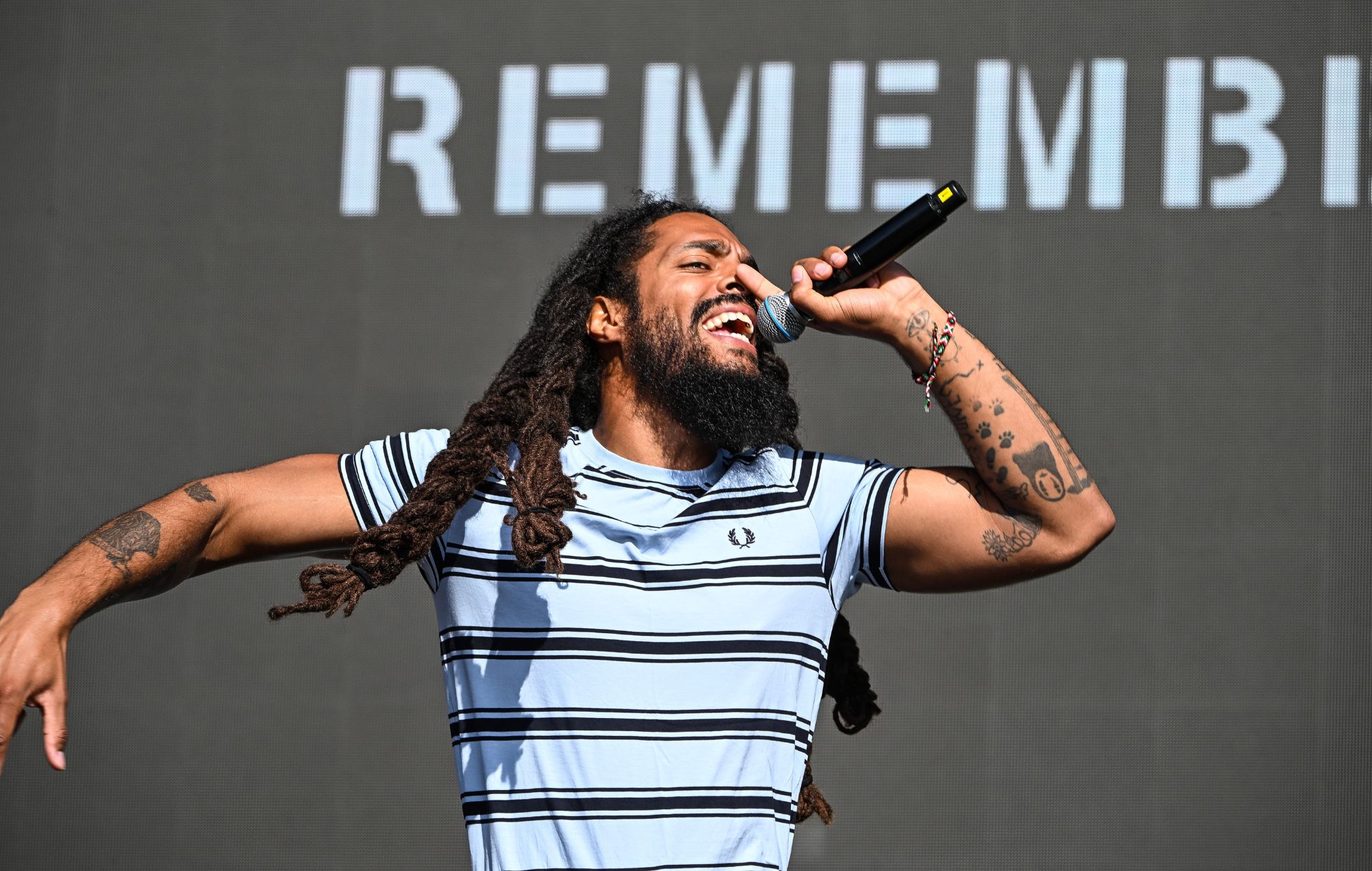 Bob Vylan의 London Kentish Town Forum 공연 밖에서 5명이 체포되었습니다 - 한 명은 "ID에 대한 죽음"