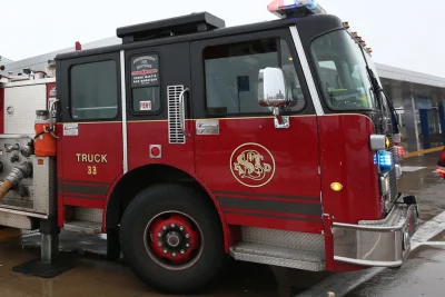 워터보드 신고식 사건 혐의로 플로리다 소방관 4명 체포