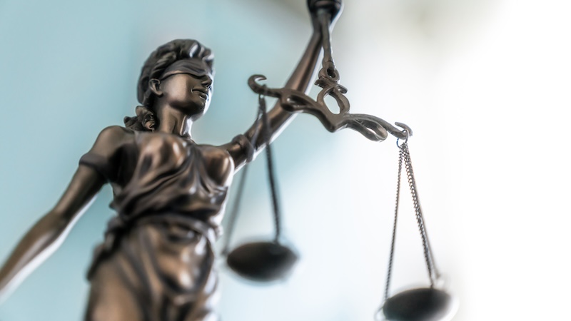 법무차관: 하급 변호사들의 무료 노력이 나에게 영감을 줍니다