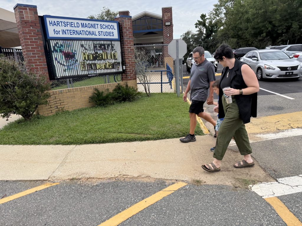 보편적 바우처로 인해 공립학교는 새로운 것에 대해 걱정하게 되었습니다. 시장 점유율