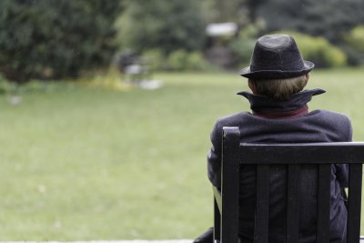 가난하고 소수민족이 알츠하이머병에 걸릴 위험 요소가 더 많다는 연구 결과가 나왔습니다