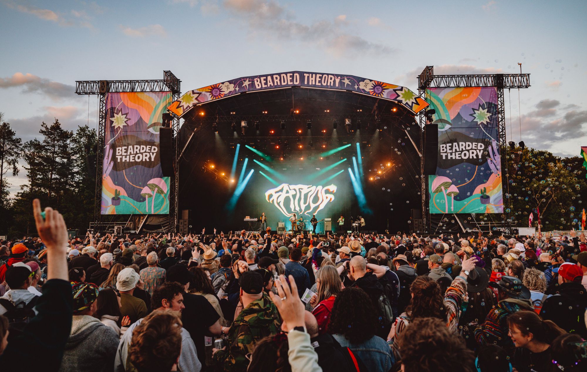 Bearded Theory 2026: CMAT, Garbage, Idlewild 및 더 많은 조인 라인업 로드