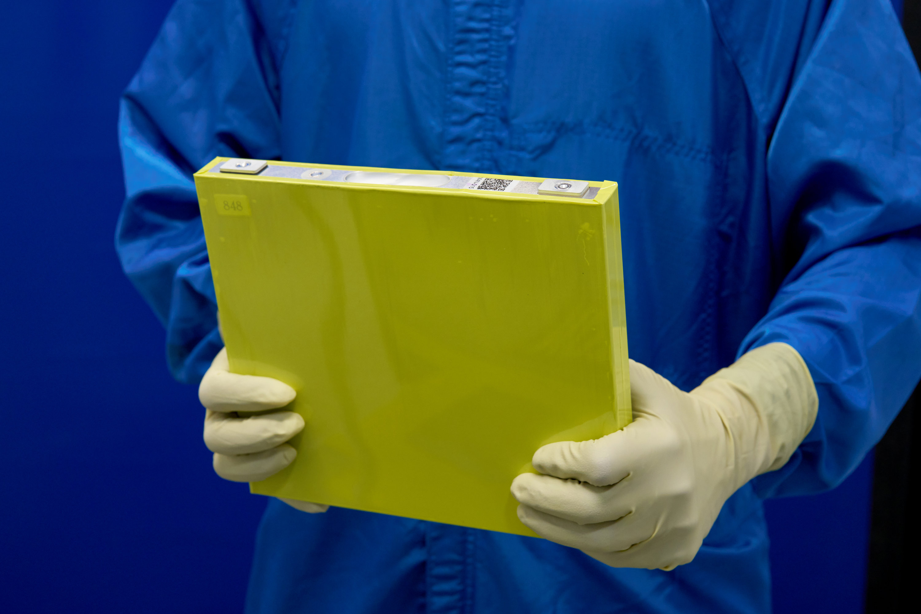 GM이 중국을 이길 새로운 EV 배터리를 준비하고 있는 연구소