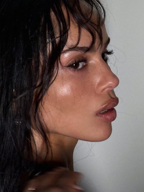 마이크로 윙 라이너 트렌드는 모든 메이크업 미니멀리스트의 꿈