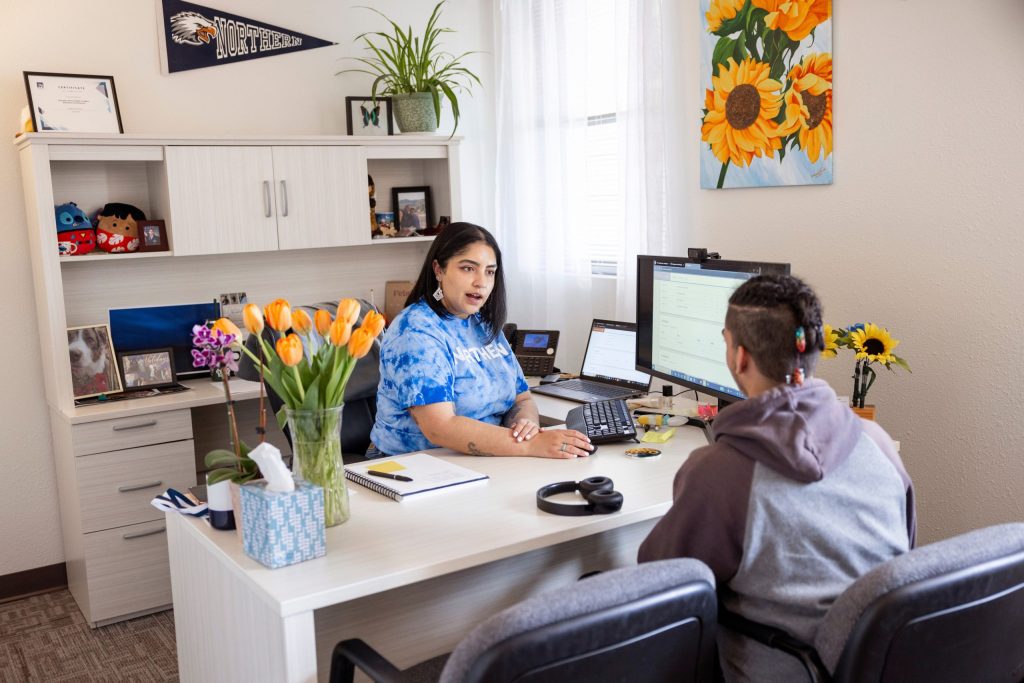 의견: 학생들은 학습에 더 쉽게 집중할 수 있게 해주는 시스템의 이점을 누릴 것이므로