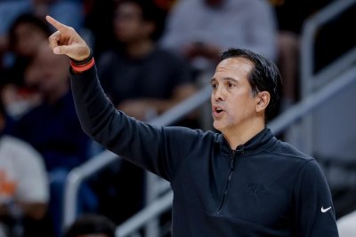 노먼 파월, 마이애미 히트, 부족한 골든스테이트 워리어 막아내다